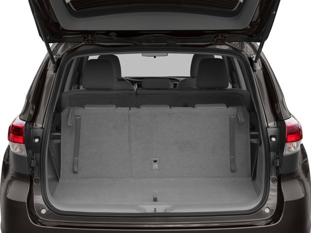 Used 2017 Toyota Highlander LE image 11