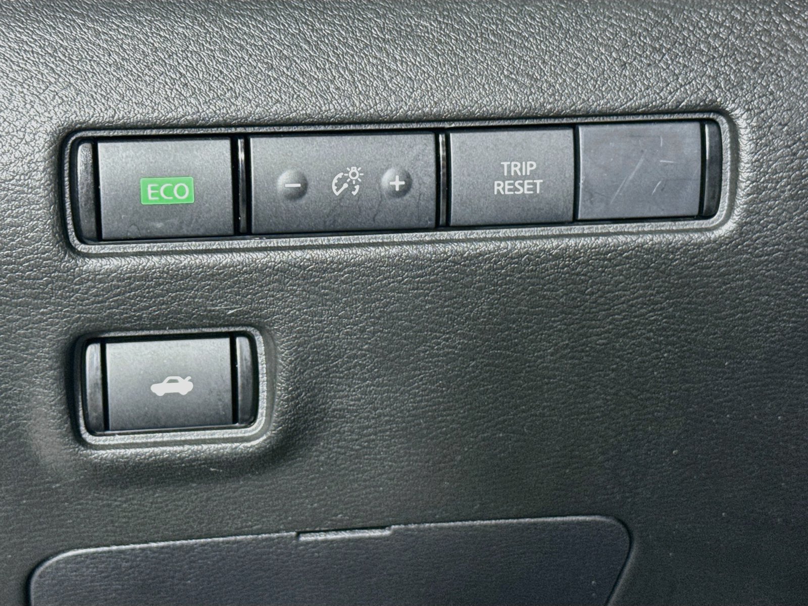 Used 2022 Nissan Sentra SV FWD image 11