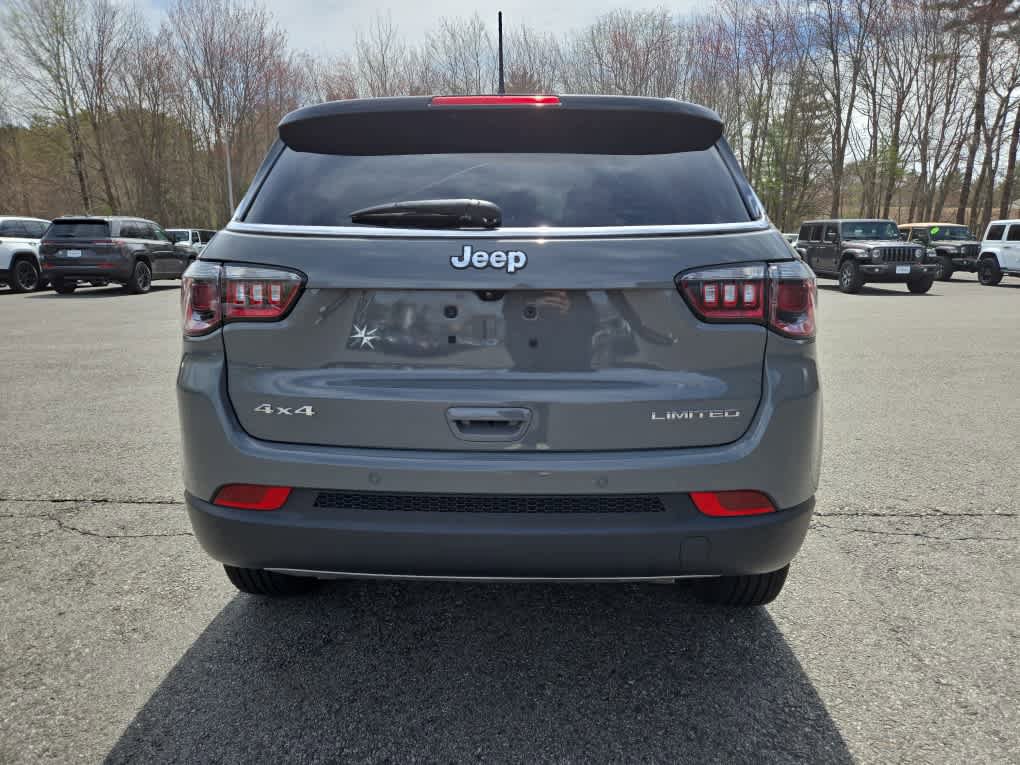 Used 2024 Jeep Compass Limited AWD/4WD image 5