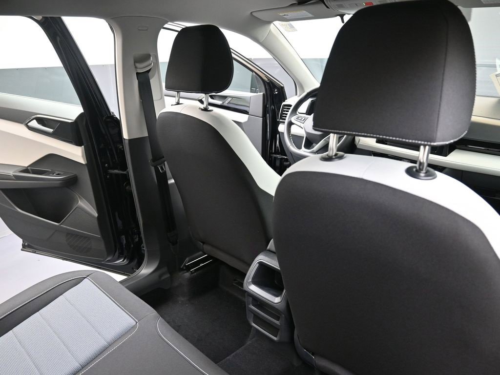 New 2025 Volkswagen Taos S image 15