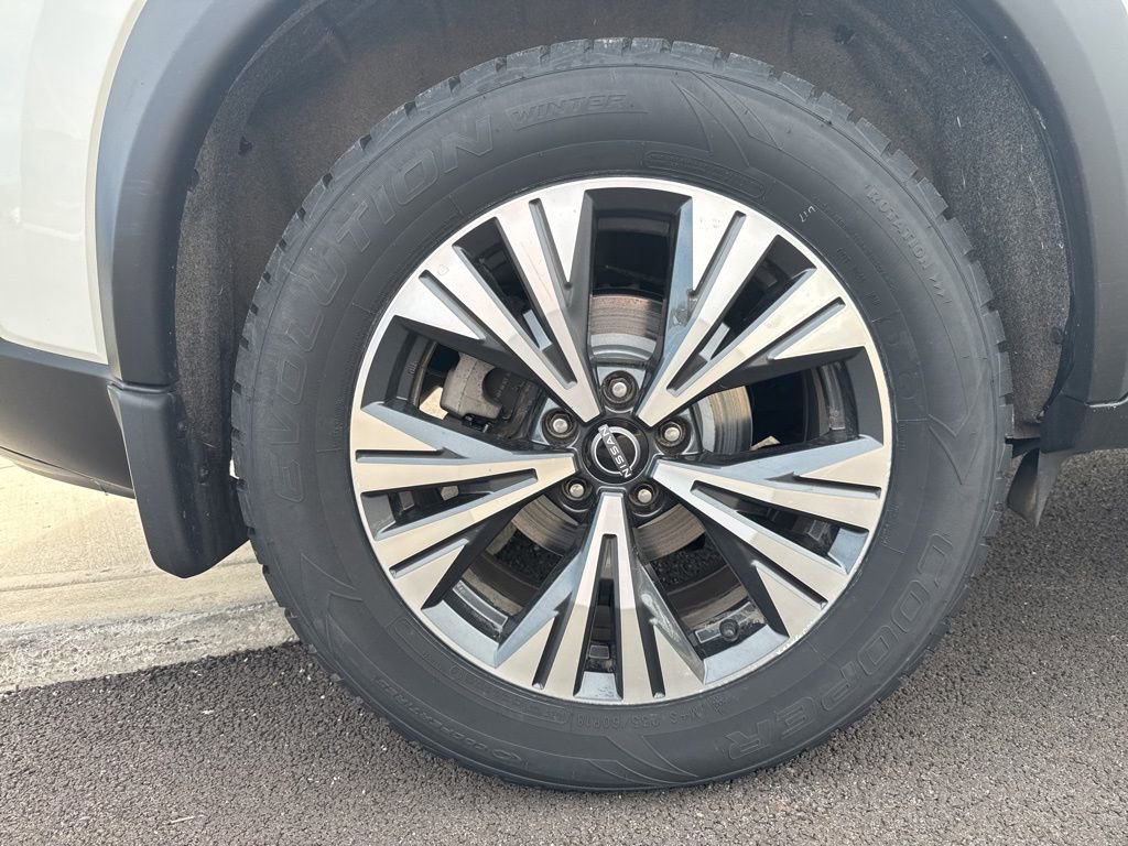 Used 2023 Nissan Rogue SV w/ SV Premium B Package AWD/4WD image 12