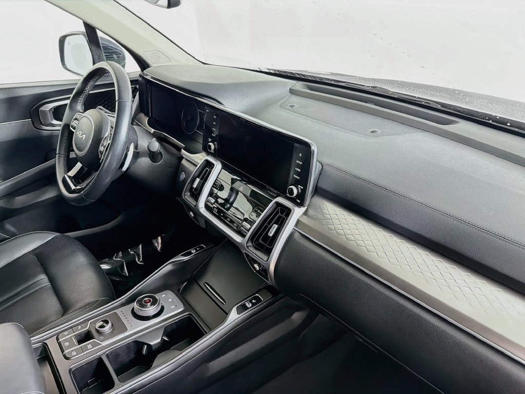 Certified 2023 Kia Sorento EX AWD/4WD image 29