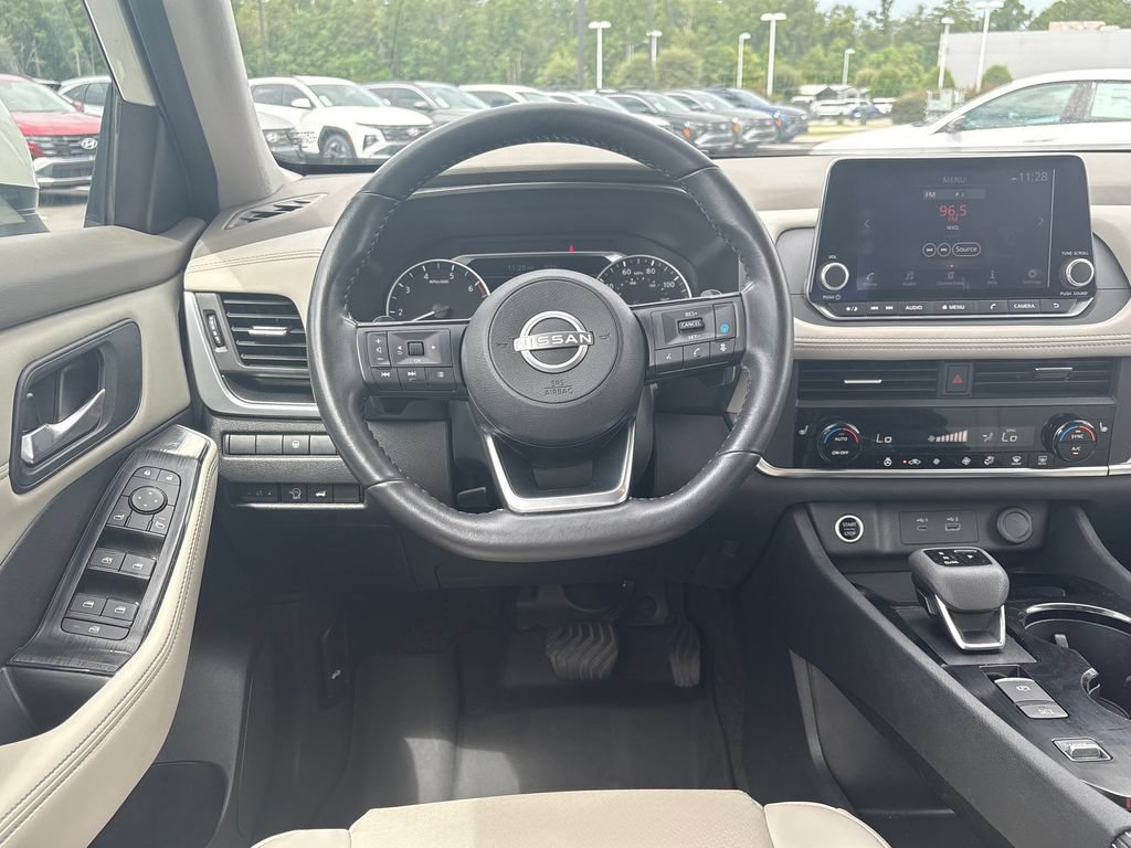 Used 2023 Nissan Rogue SV w/ SV Premium B Package FWD image 8