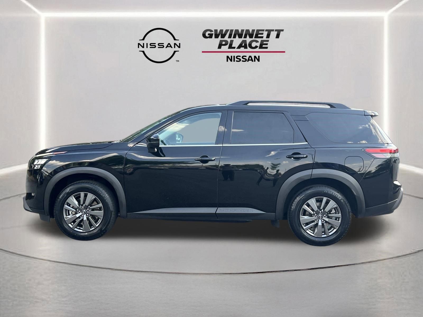 Used 2024 Nissan Pathfinder SV FWD image 21