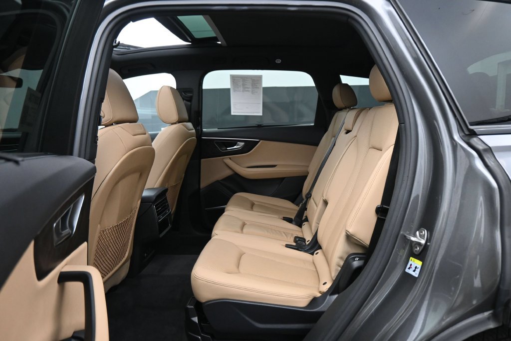 Used 2023 Audi Q7 3.0T Premium Plus AWD/4WD image 17