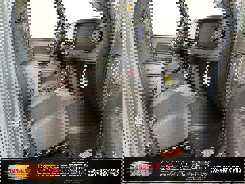 New 2026 Jeep Wrangler Unlimited Rubicon w/ Steel Bumper Group image 33