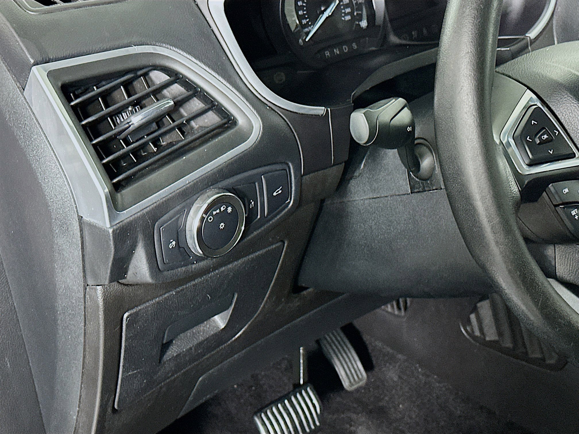 Used 2017 Ford Edge Titanium w/ Equipment Group 301A FWD image 17