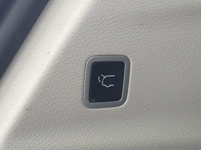 Certified 2023 Chrysler Pacifica Touring-L image 15