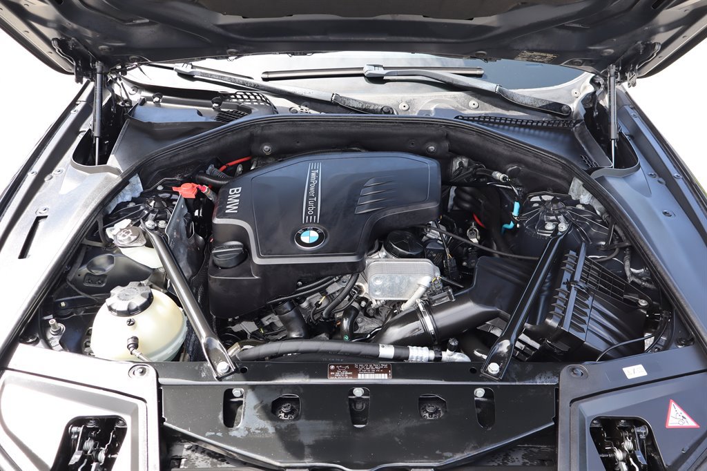 Used 2013 BMW 528i xDrive Sedan AWD/4WD image 32