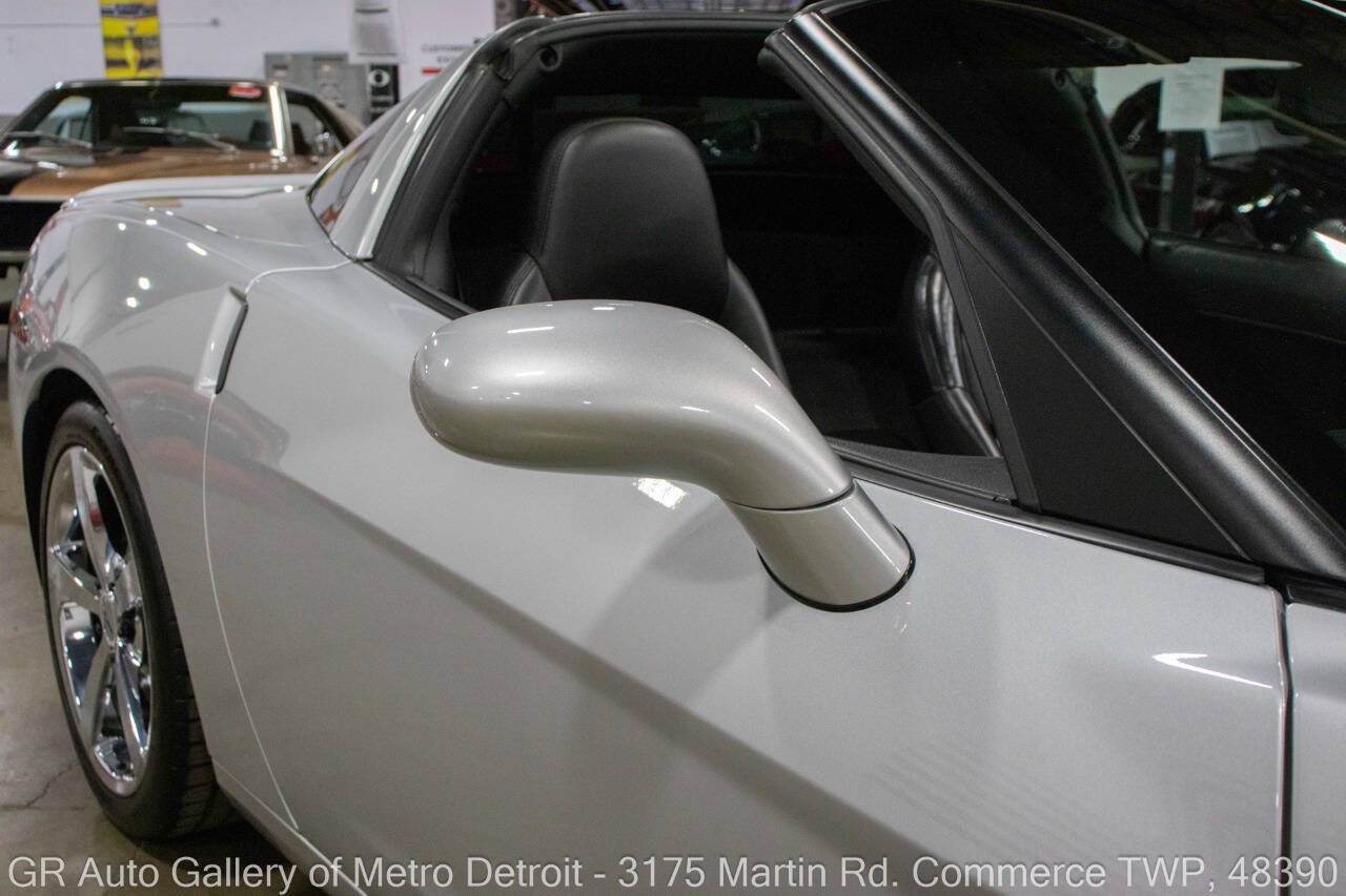 Used 2009 Chevrolet Corvette Coupe w/ Preferred Equipment Group RWD image 32
