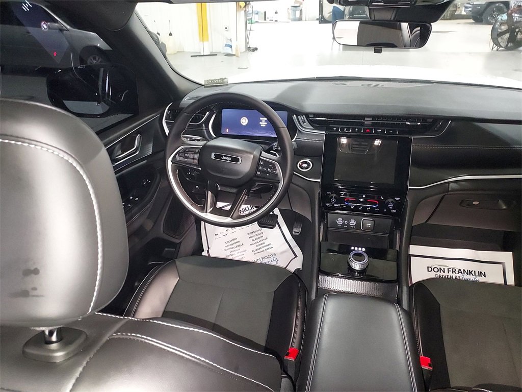 Used 2025 Jeep Grand Cherokee L Altitude image 15