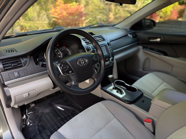 Used 2014 Toyota Camry LE FWD image 10