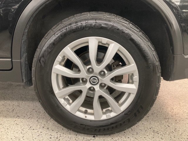 Used 2020 Nissan Rogue SV image 35