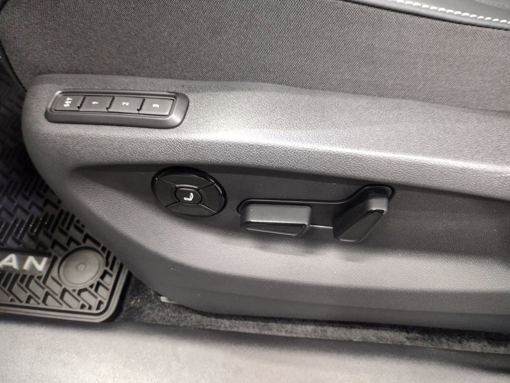 New 2026 Volkswagen Tiguan SEL R-Line image 22