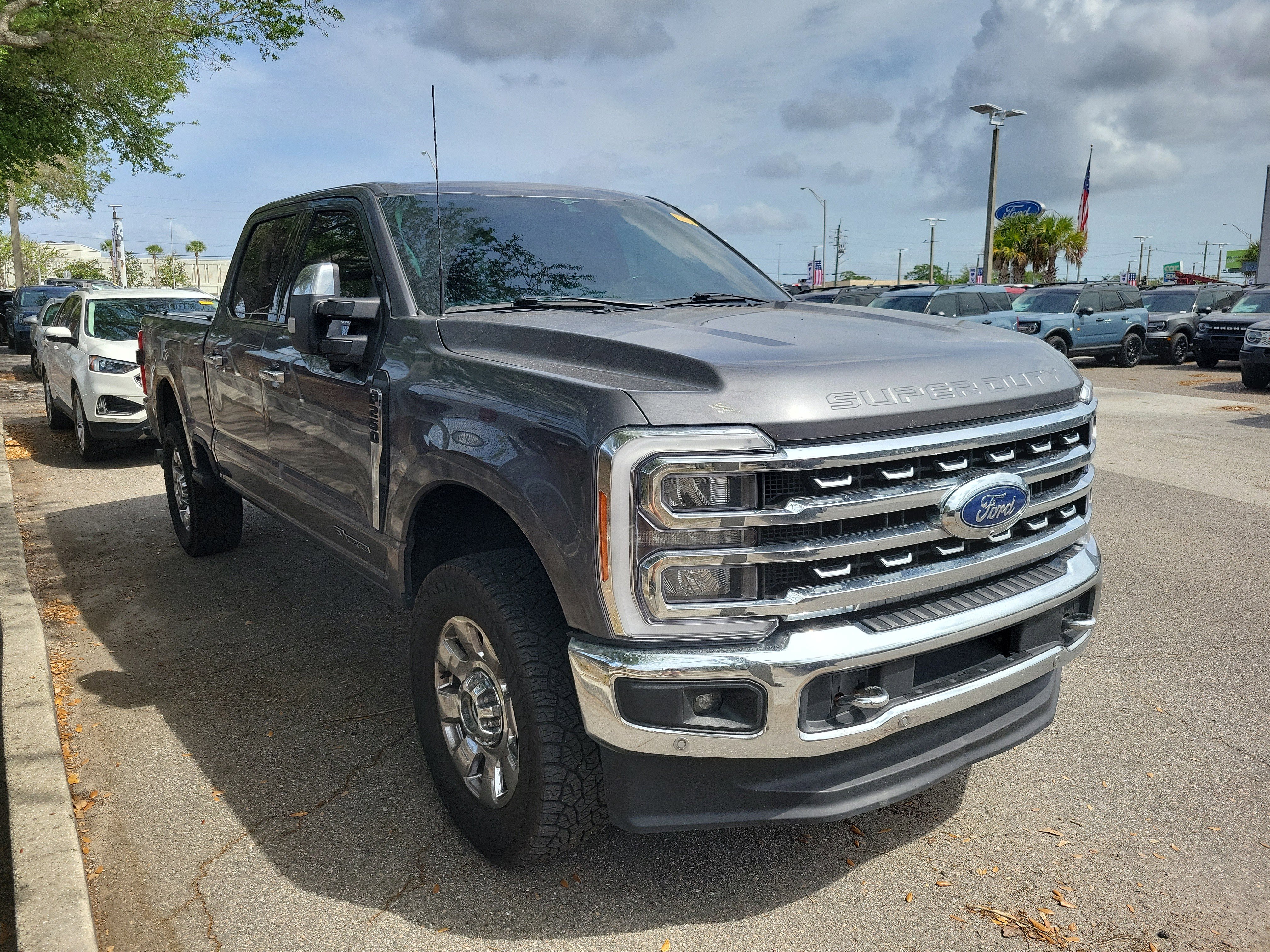 Used 2023 Ford F250 Lariat w/ Lariat Ultimate Package image 3