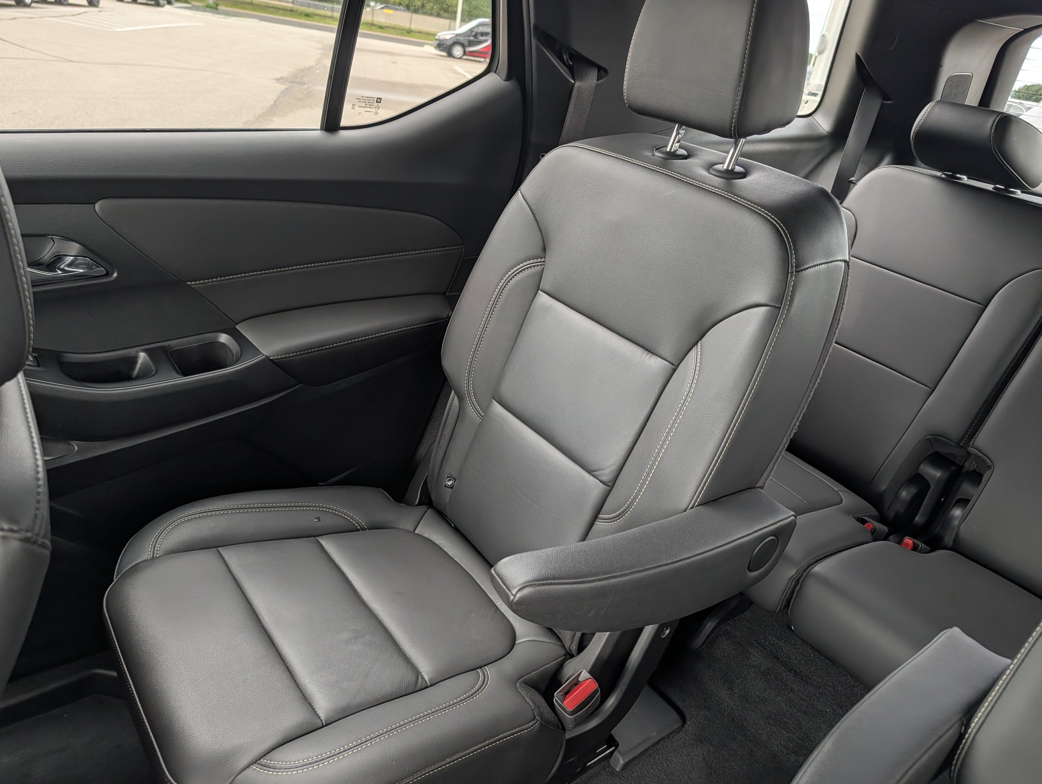 Used 2023 Chevrolet Traverse LT w/ Midnight/Sport Edition AWD/4WD image 15