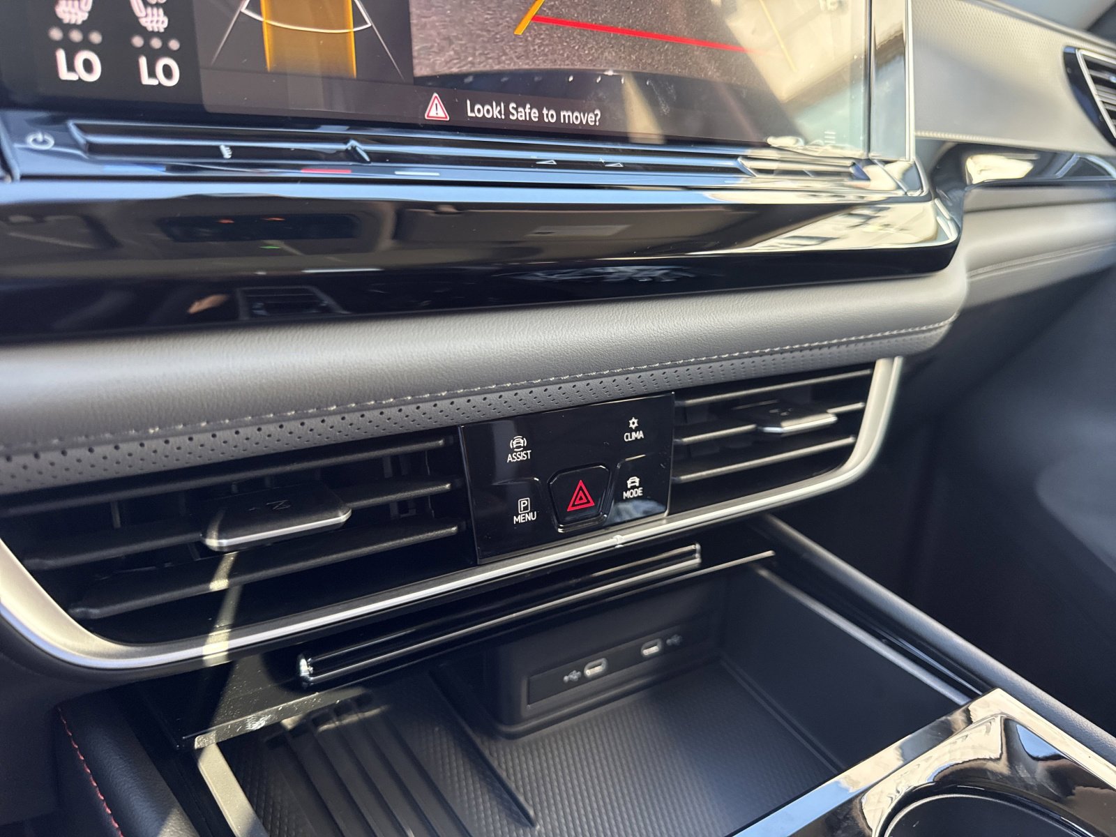 New 2026 Volkswagen Atlas Peak Edition image 28