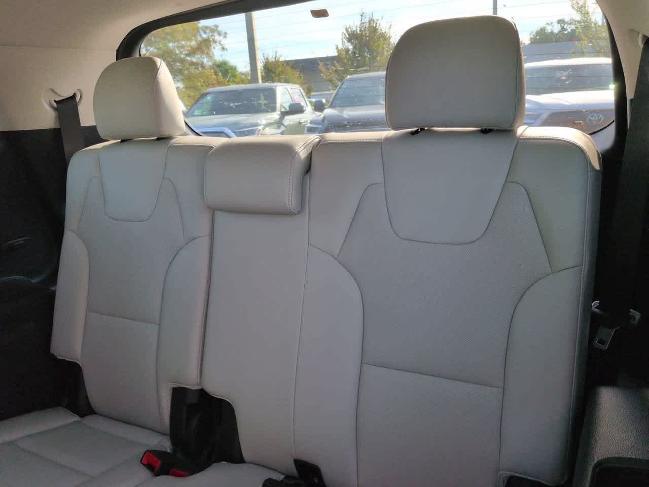 Used 2025 Kia Telluride S FWD image 13