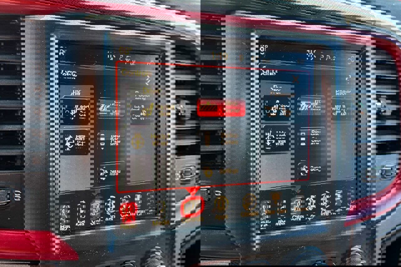 Used 2017 RAM 1500 Rebel w/ Luxury Group image 28