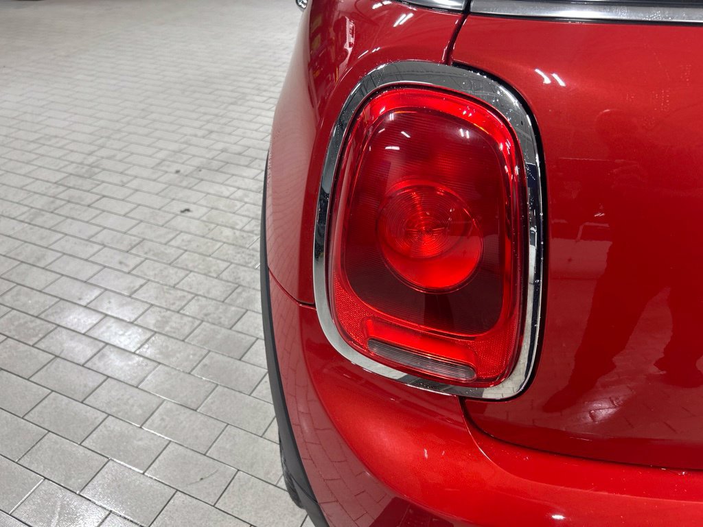 Used 2017 MINI Cooper 2-Door Hardtop FWD image 24