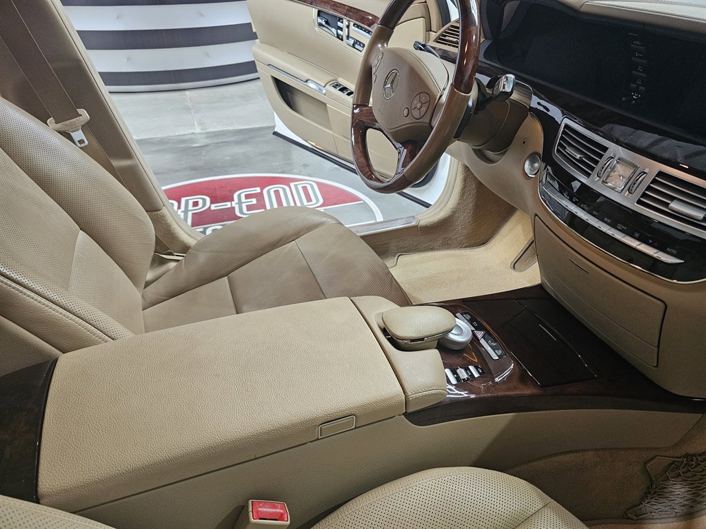 Used 2010 Mercedes-Benz S 550 image 31