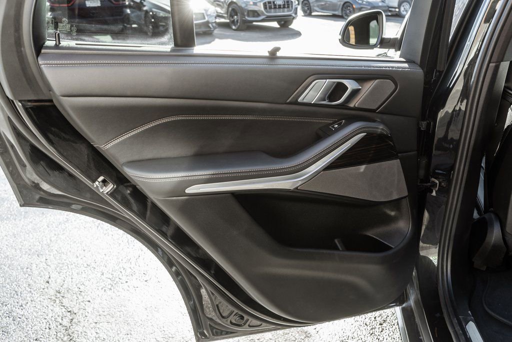 Used 2024 BMW X5 xDrive40i w/ Premium Essential Package image 32