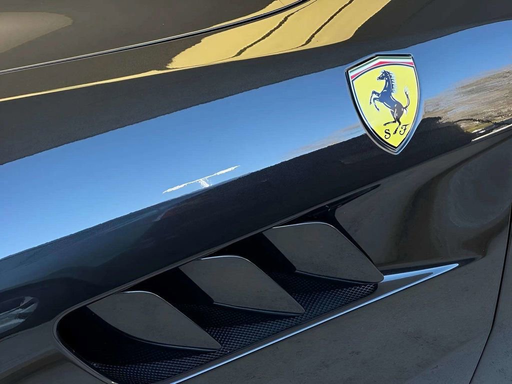 Used 2018 Ferrari GTC4Lusso T image 24