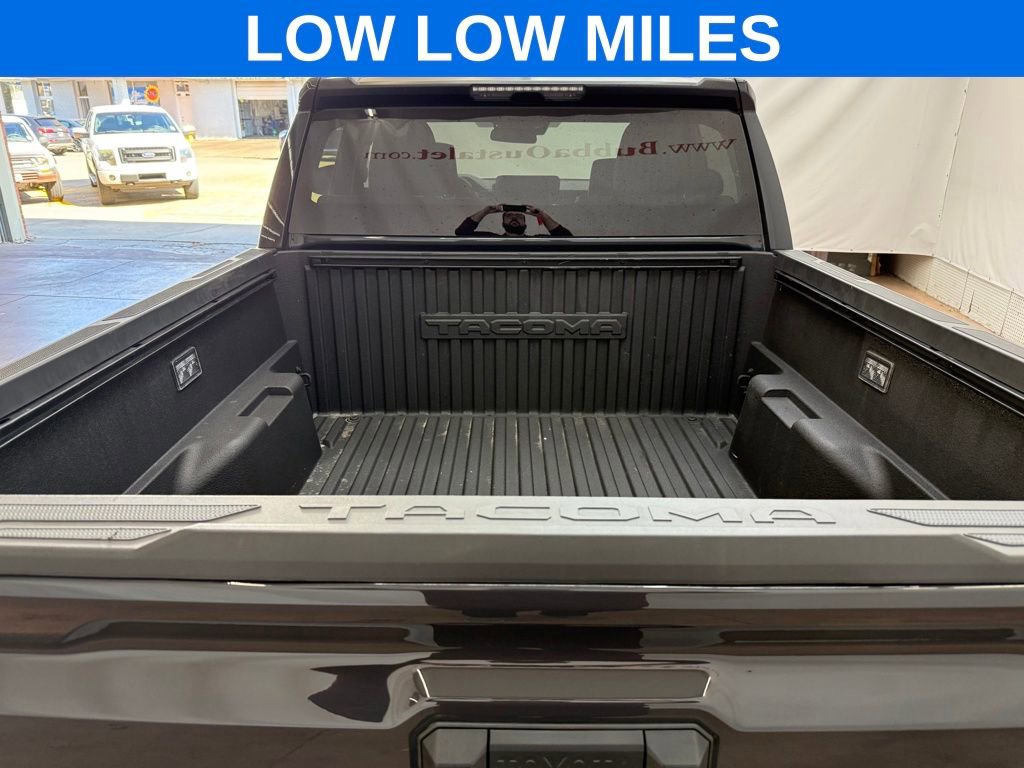 Used 2025 Toyota Tacoma SR image 18