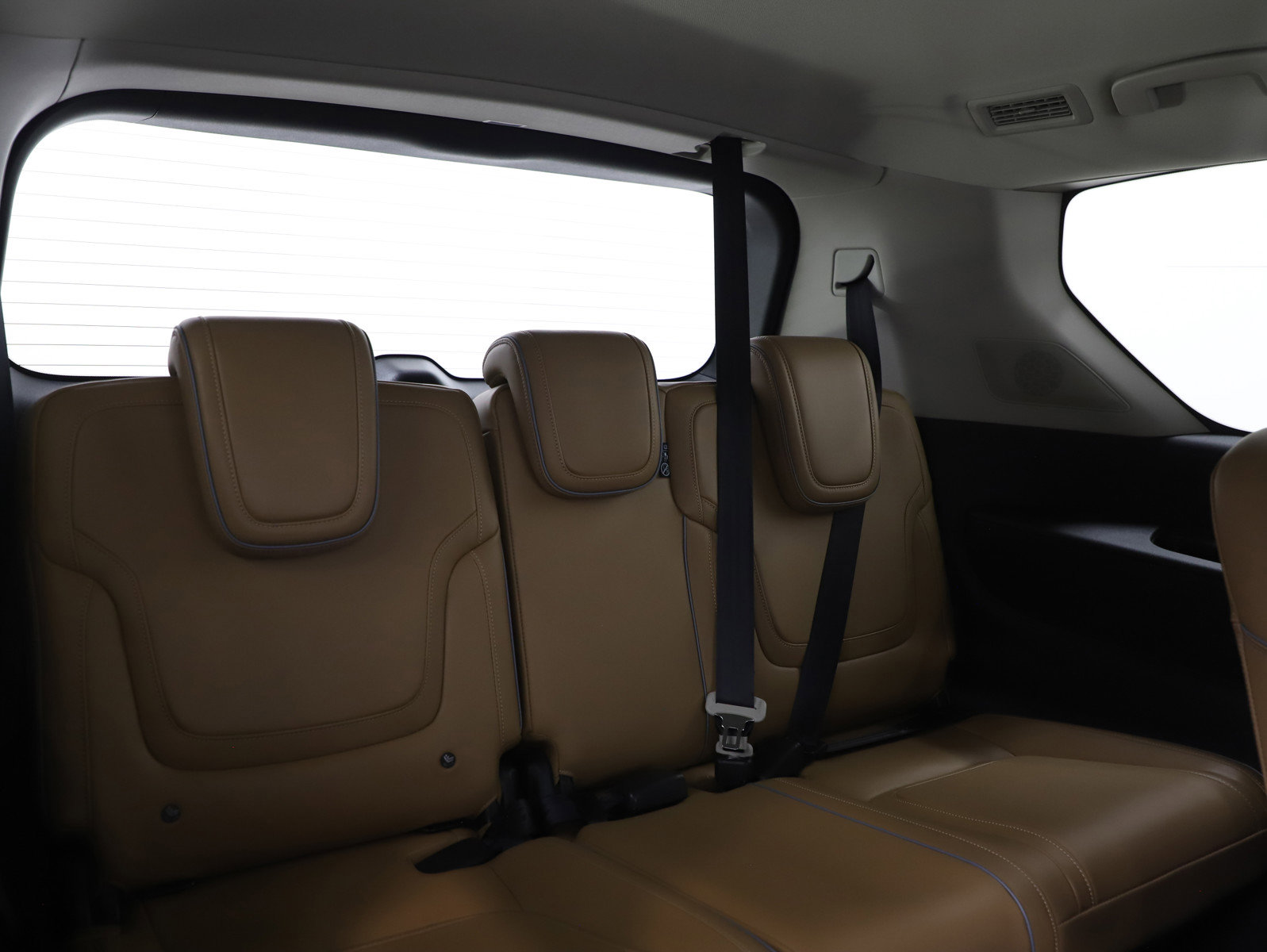 Used 2025 INFINITI QX80 Luxe AWD/4WD image 12