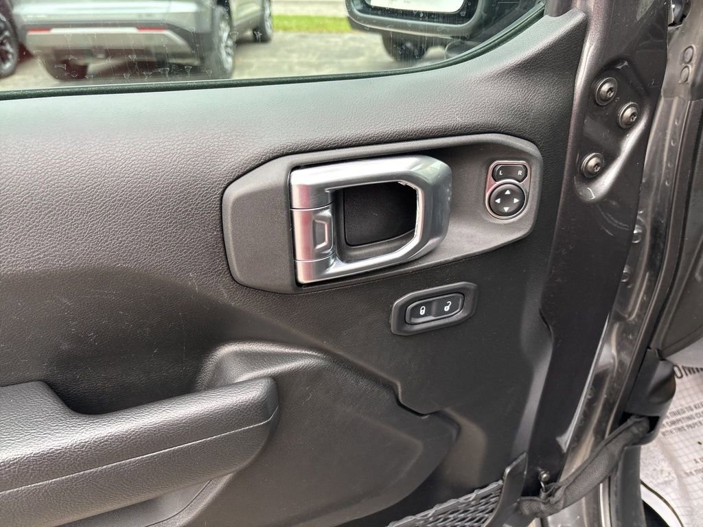 Used 2022 Jeep Gladiator Sport AWD/4WD image 10
