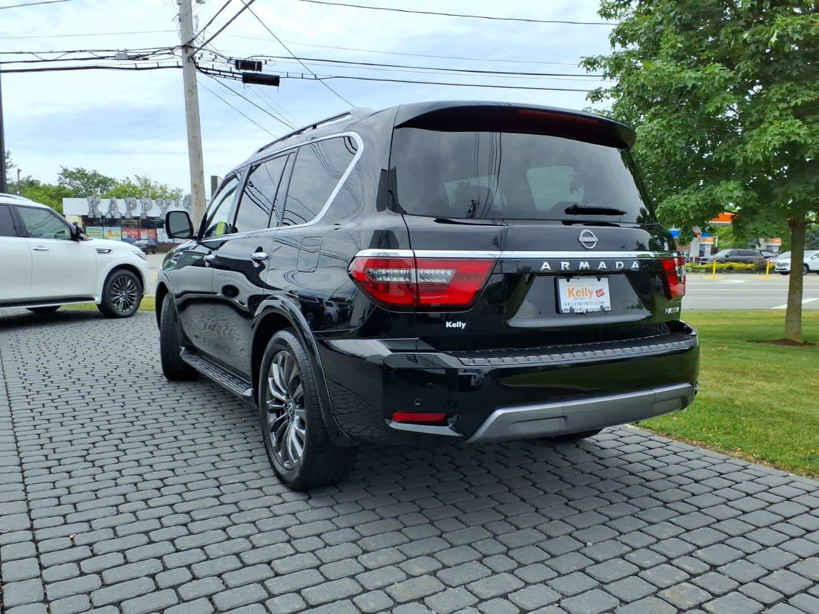 Used 2023 Nissan Armada Platinum w/ Captain's Chairs Package AWD/4WD image 7