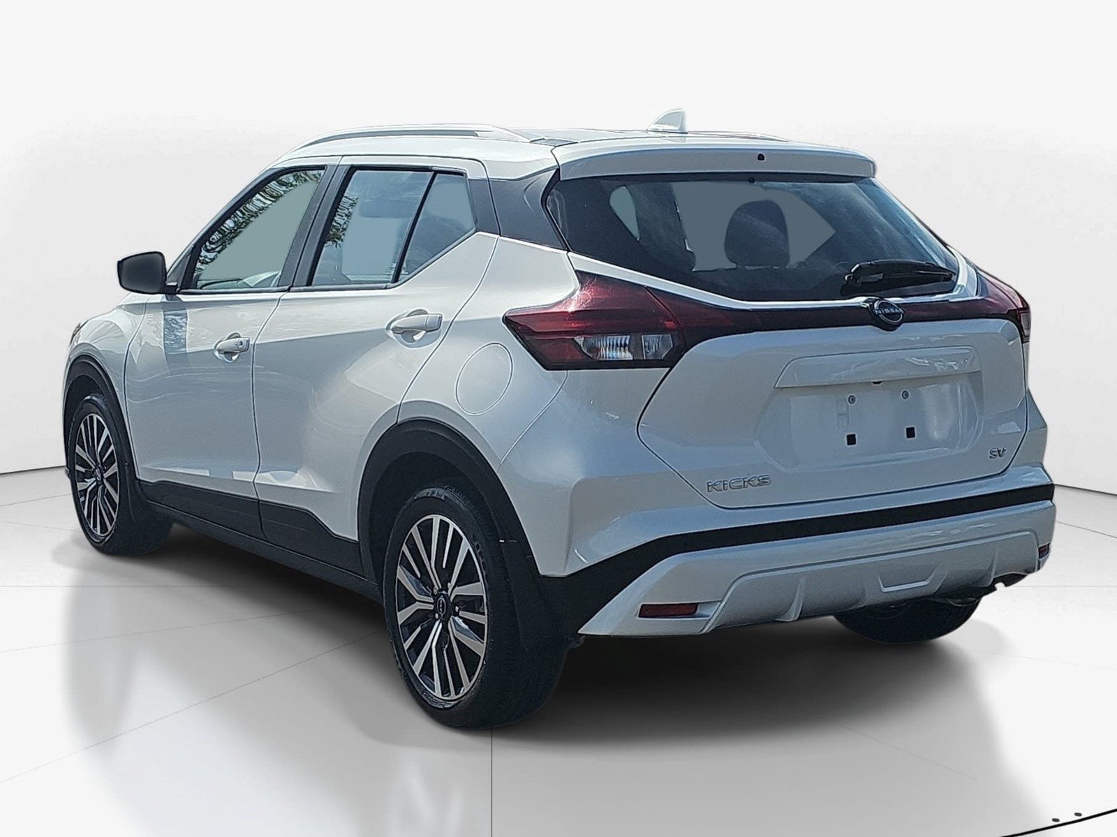 Used 2022 Nissan Kicks SV FWD image 6