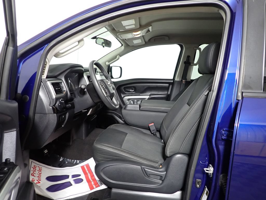 Used 2017 Nissan Titan SV RWD image 18