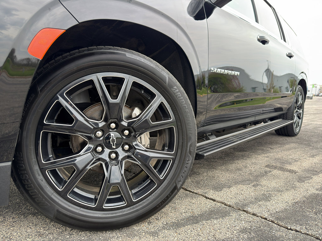Used 2023 Chevrolet Suburban High Country AWD/4WD image 12