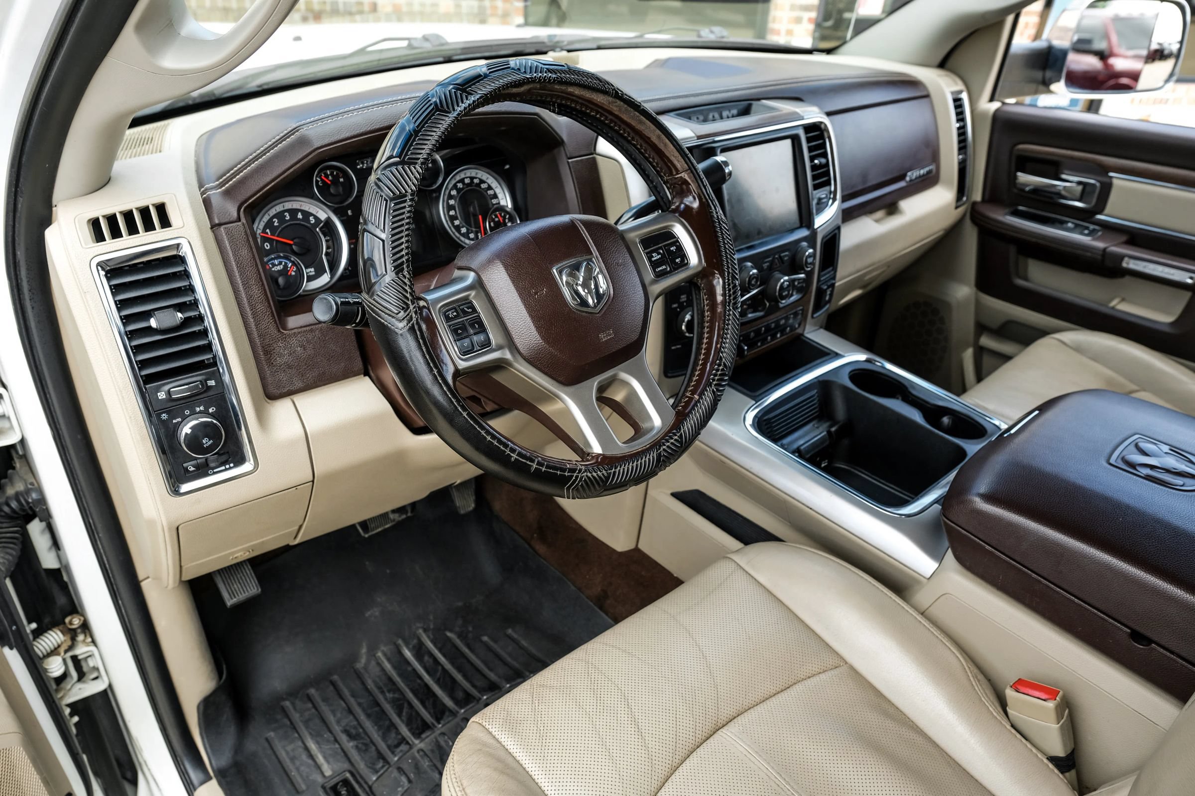 Used 2018 RAM 2500 Laramie AWD/4WD image 15