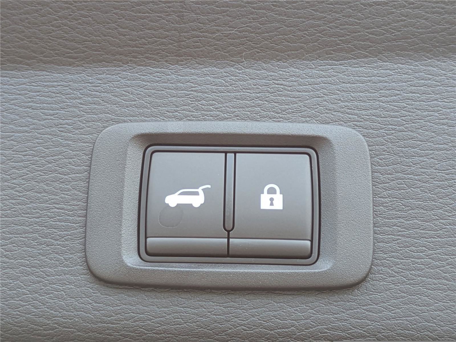 New 2025 Mitsubishi Outlander SEL image 16