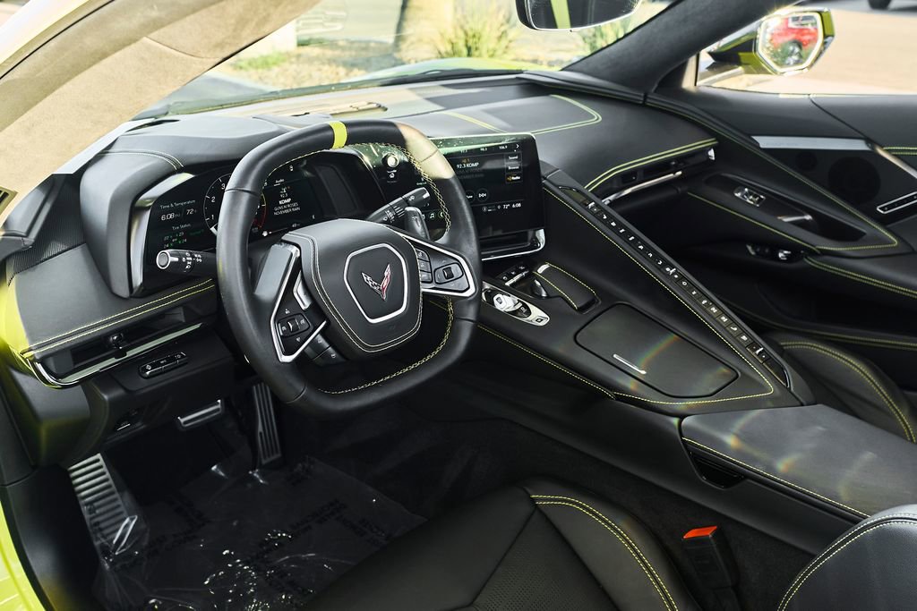 Used 2023 Chevrolet Corvette Stingray Premium Conv image 2