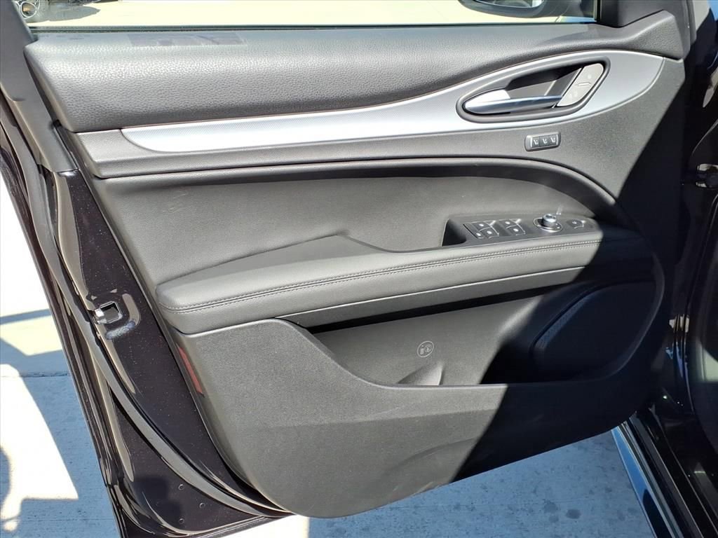 New 2026 Alfa Romeo Stelvio Sprint w/ Convenience Package image 15