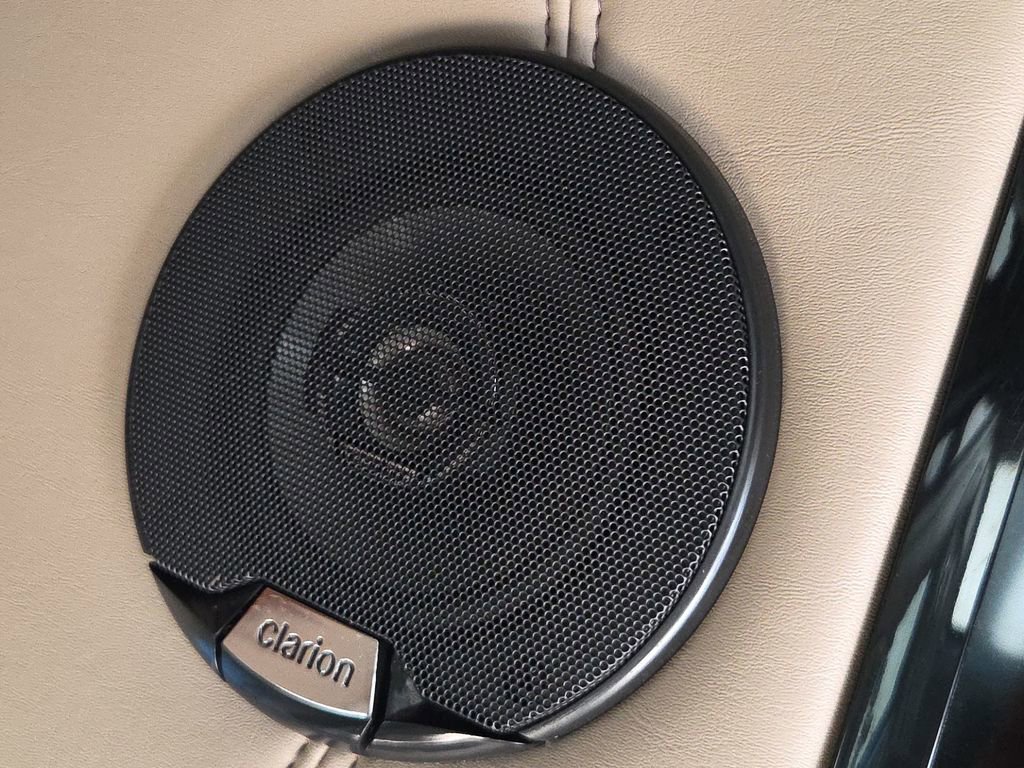 Used 2015 Chevrolet Express 2500 image 24