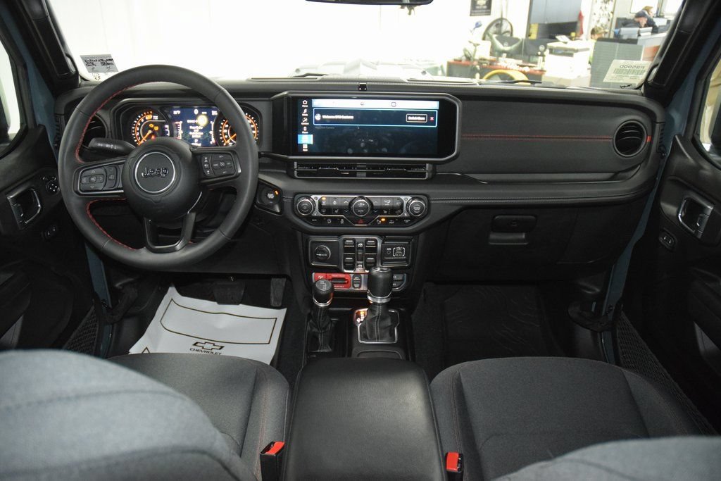 Used 2024 Jeep Wrangler Unlimited Rubicon w/ Safety Group AWD/4WD image 28