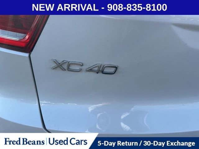 Used 2025 Volvo XC40 B5 Core w/ Protection Package Premier image 12