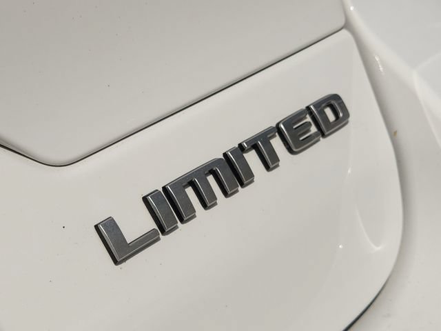 Certified 2025 Jeep Grand Cherokee Limited RWD image 15