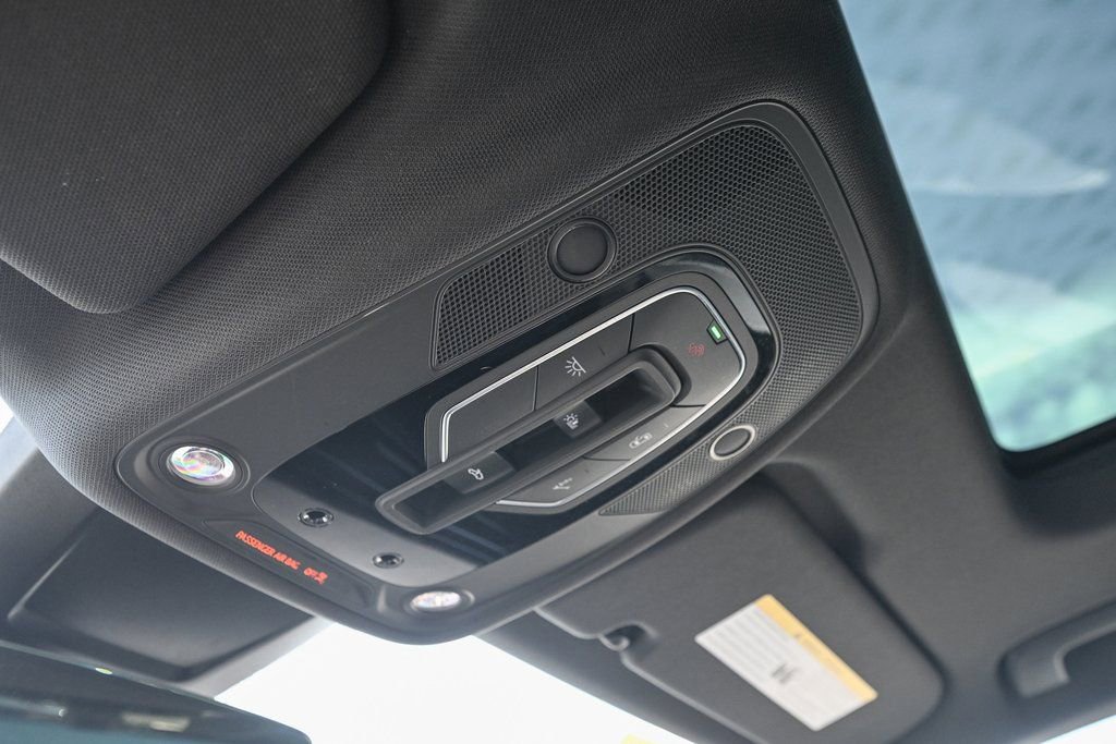 Used 2022 Audi Q8 Premium Plus image 40