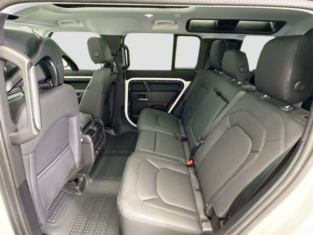 Used 2025 Land Rover Defender 110 S image 20