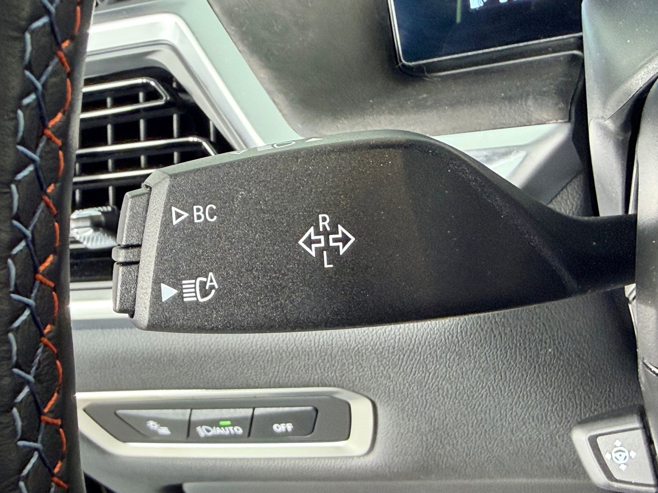 Certified 2025 BMW X7 M60i AWD/4WD image 28