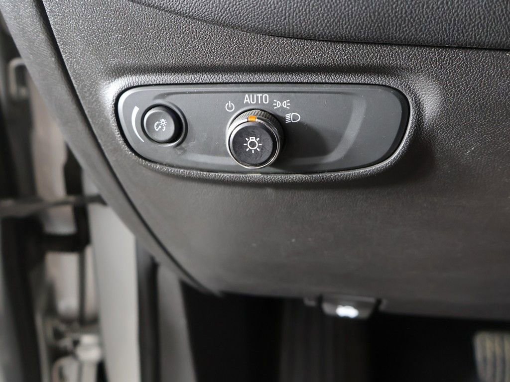 Used 2019 Chevrolet Equinox LT w/ Driver Convenience Package FWD image 35