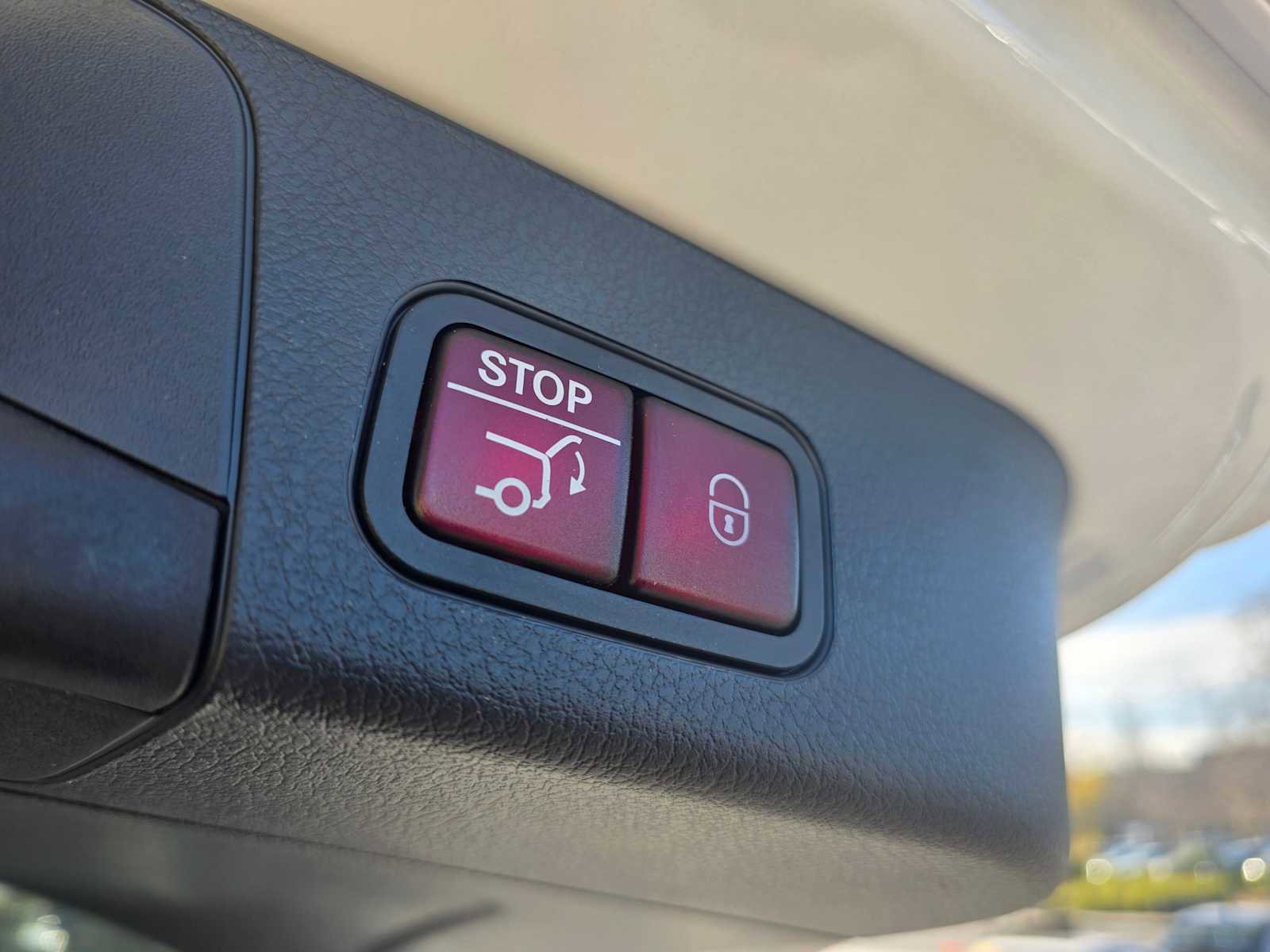 Used 2025 Mercedes-Benz GLB 250 GLB 250 image 18