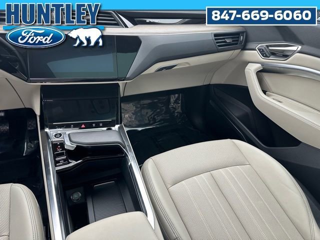 Used 2024 Audi Q8 e-tron Premium Plus w/ Premium Plus Package AWD/4WD image 20
