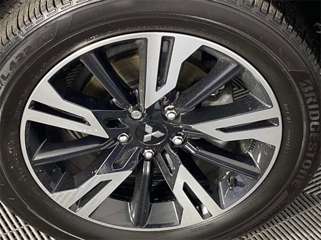 Used 2024 Mitsubishi Eclipse Cross AWD image 30