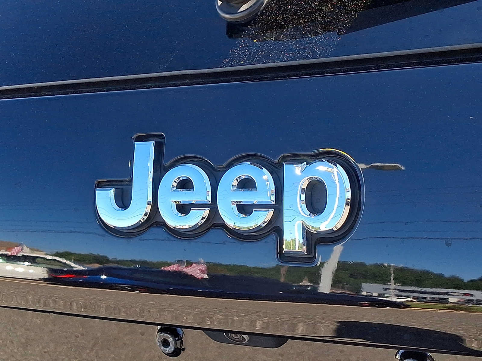 Used 2021 Jeep Cherokee Latitude Plus AWD/4WD image 29